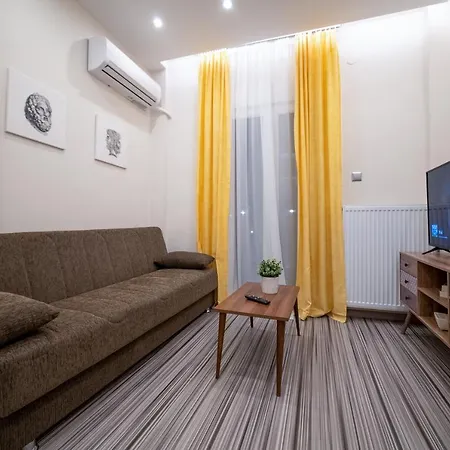 Luxury With King-sized Bed Appartamento *